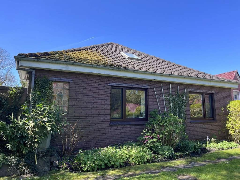 Immobilie in Osteel - Ebenerdiges Wohnen - Bungalow in Sackgassenlage - Gemeinde Brookmerland OT Osteel - Bild 1