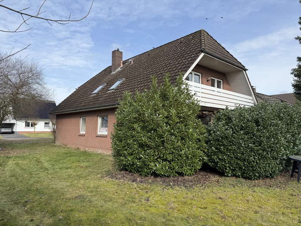 Immobilie in Zeven - Zweifamilien- / Mehrgenerationshaus in ruhige Lage in Zeven -     Garagen - 1566m² Südost-Grundstück - Bild 3