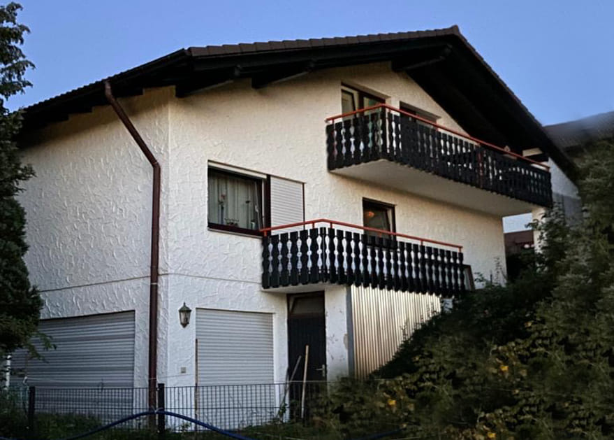 Immobilie in Freudenstadt - TOP LAGE IN FREUDENSTADT: IHR EXKLUSIVES ZUHAUSE – RUHIG, KOMFORTABEL, WERTBESTÄNDIG! - Bild 2