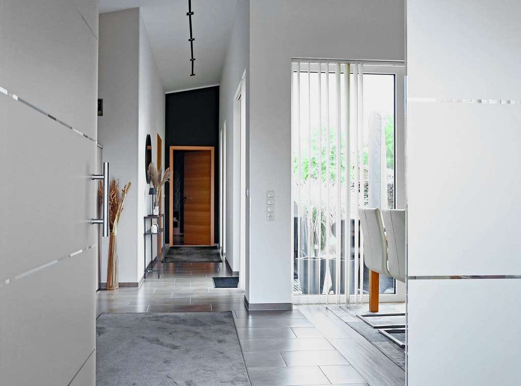 Immobilie in Preist - Preist: Modernes Wohnen auf einer Ebene – Hochwertiger Bungalow mit großzügigem Gartengrundstück - Bild 2
