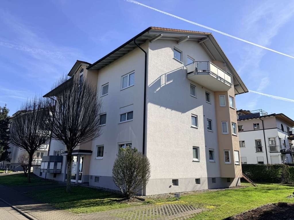 Immobilie in Ettenheim - Attraktive 4-Zimmerwohnung mit Potential - ideal für Eigennutzer oder Kapitalanleger - Bild 0