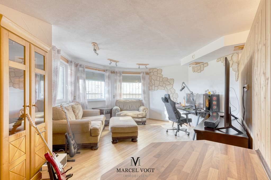 Immobilie in Hülben - 2-Zimmer-Souterrainwohnung mit Freisitz und Infrarotkabine in ruhiger Lage - Bild 1