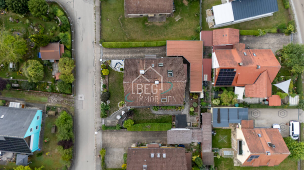 Immobilie in Dentlein am Forst - Vielseitiges Wohnhaus mit ausgebautem Spitzboden, Sauna und Gartenoase - Bild 3