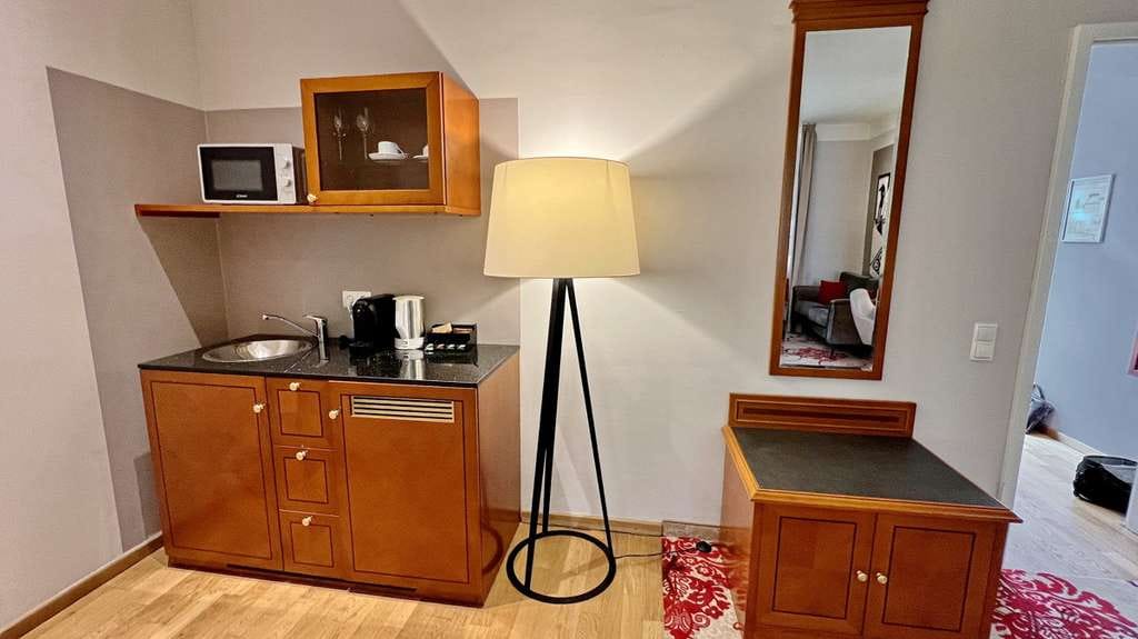 Immobilie in Baden-Baden - Kapitalanlage: Langfristig vermietetes Hotel-Appartment im Batschari-Palais - Bild 3