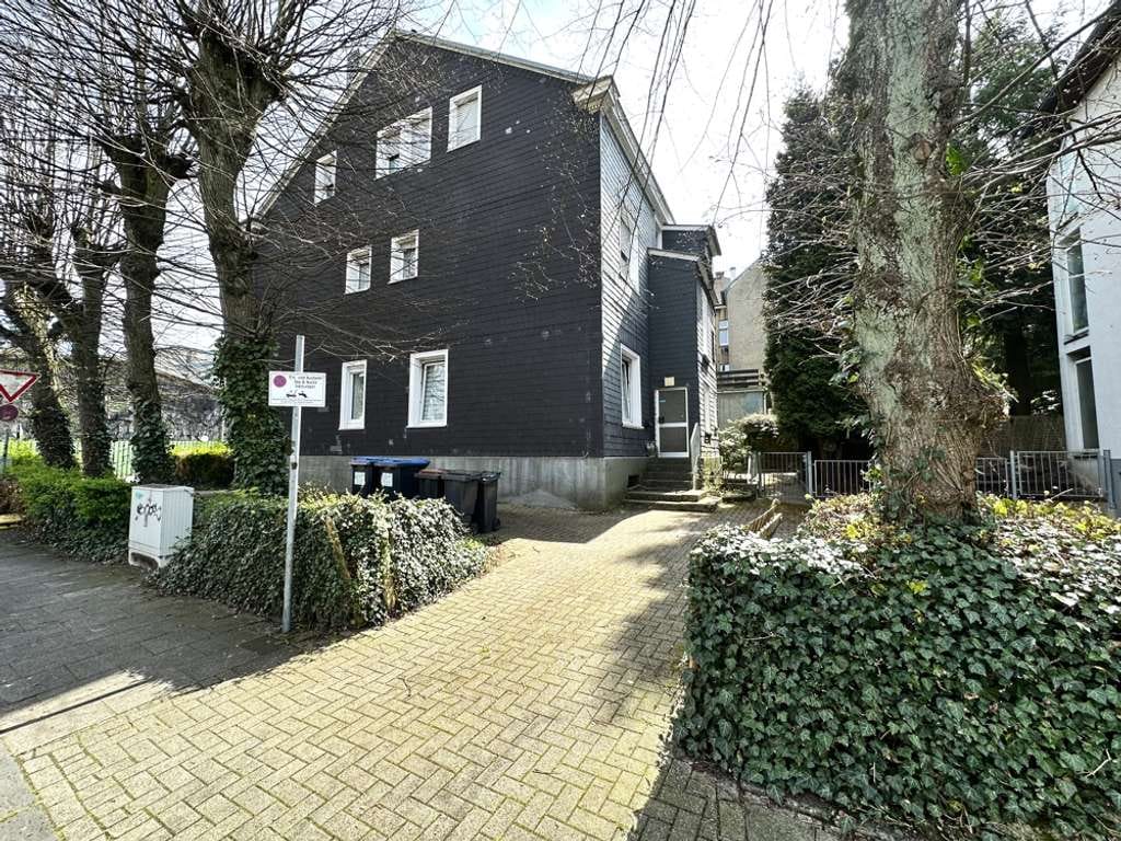 Immobilie in Schwelm - Chance für Investoren! Modernisierungsbedürftiges MFH mit 6 Wohnungen in Schwelm (voll vermietet) - Bild 1