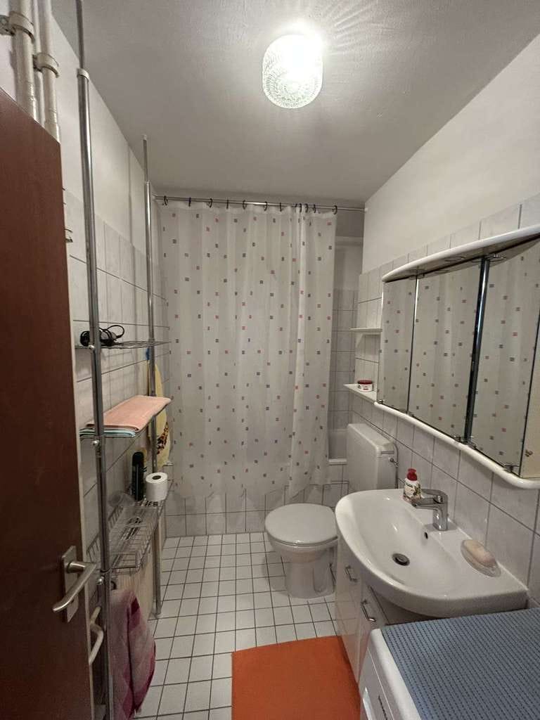 Immobilie in Bergisch Gladbach - Vermietete 2-Zimmer-Kapitalanlage mit Stellplatz in Bergisch Gladbach-Gronau - Bild 2