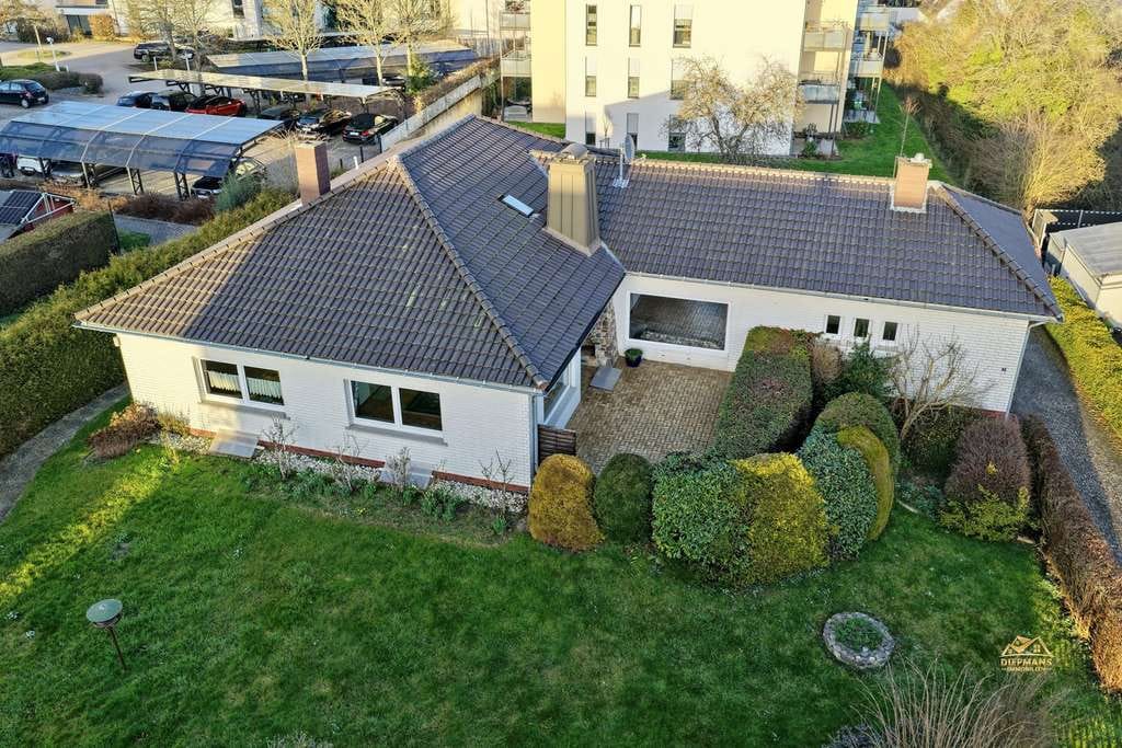 Immobilie in Kirchberg - Stilvoller Winkelbungalow in der ältesten Stadt des Hunsrücks! - Bild 1