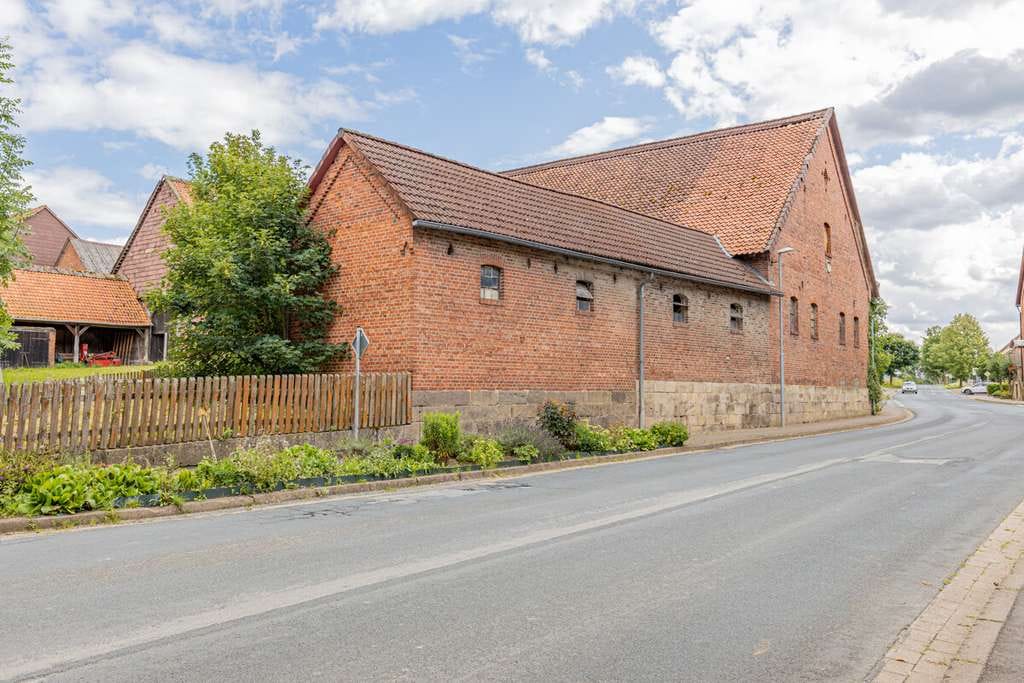Immobilie in Halle - Schönes Bauernhaus mit Scheune, Remise und Nebengelass – Bremke - Bild 0