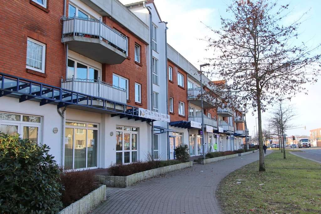 Immobilie in Kaltenkirchen - Vermietete Wohnung über 2 Ebenen mit Kamin, Aufzug und Tiefgarage in Kaltenkirchen - Bild 3