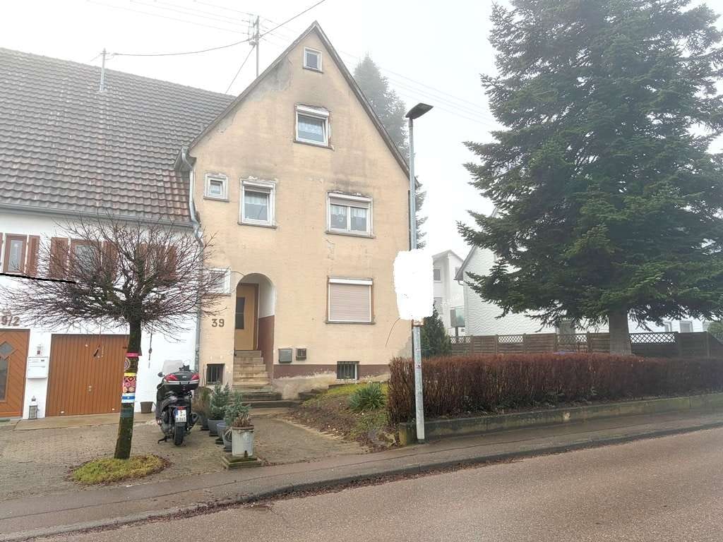 Immobilie in Notzingen - Zweifamilienhaus in Notzingen mit Potenzial zur individuellen Gestaltung - Bild 1