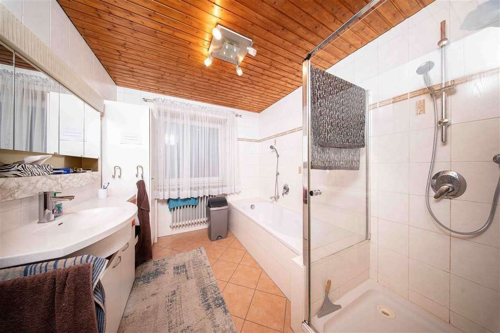 Immobilie in Germaringen - *TOP Preis-Leistungsverhältnis* Große 5-Zimmer Wohnung mit Gartenanteil - Bild 4