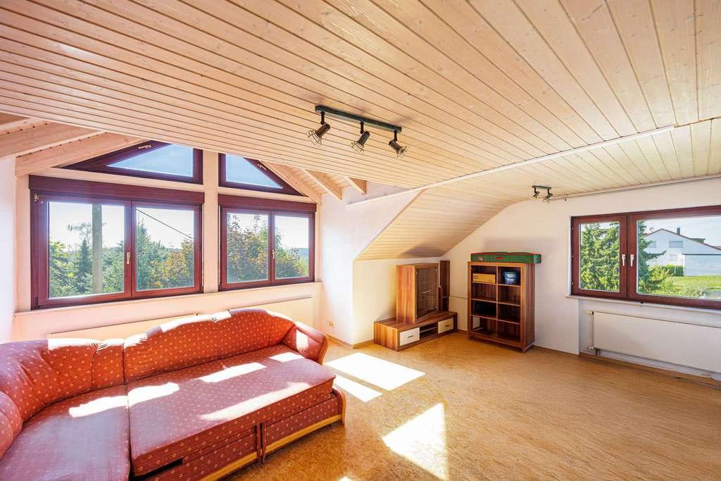 Immobilie in Winnenden - WEITBLICK: Zweifamilienhaus mit viel Raum für Ihre Ideen! - Bild 3
