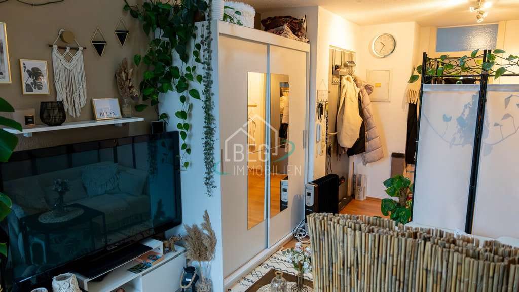 Immobilie in Köngen - Ideal für Singles oder Anleger: 1,5 Zimmer Maisonettewohnung mit Loggia & TG-Stellpatz - Bild 2