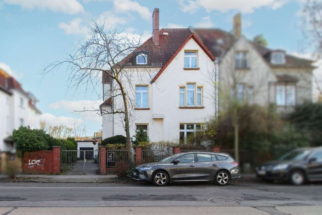 Immobilie in Markkleeberg - Gestaltungspotential MFH - 3 Wohneinheiten - Vermietet im EG - Bild 0