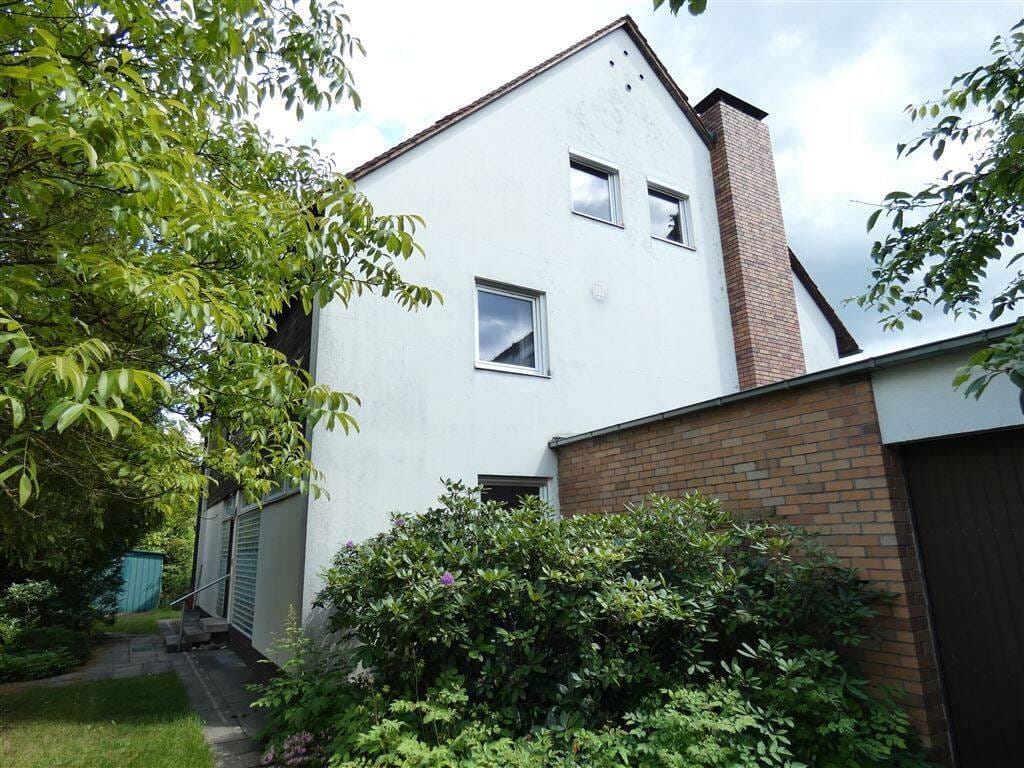 Immobilie in Rückersdorf - Teilweise modernisiertes Zweifamilienhaus in renommierter Lage ! Plus traumhaftes Grundstück ! - Bild 4