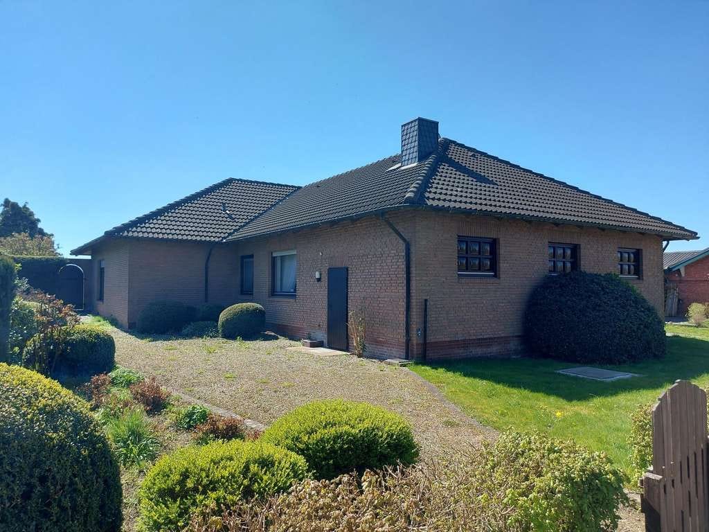 Immobilie in Wohlde - Schickes Einfamilienhaus (ebenerdig) mit Garten und Garage zwischen Kropp und Friedrichstadt - Bild 2
