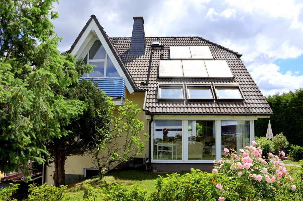 Immobilie in Starkenburg - Attraktives Einfamilienhaus mit Garten in STARKENBURG - Bild 0
