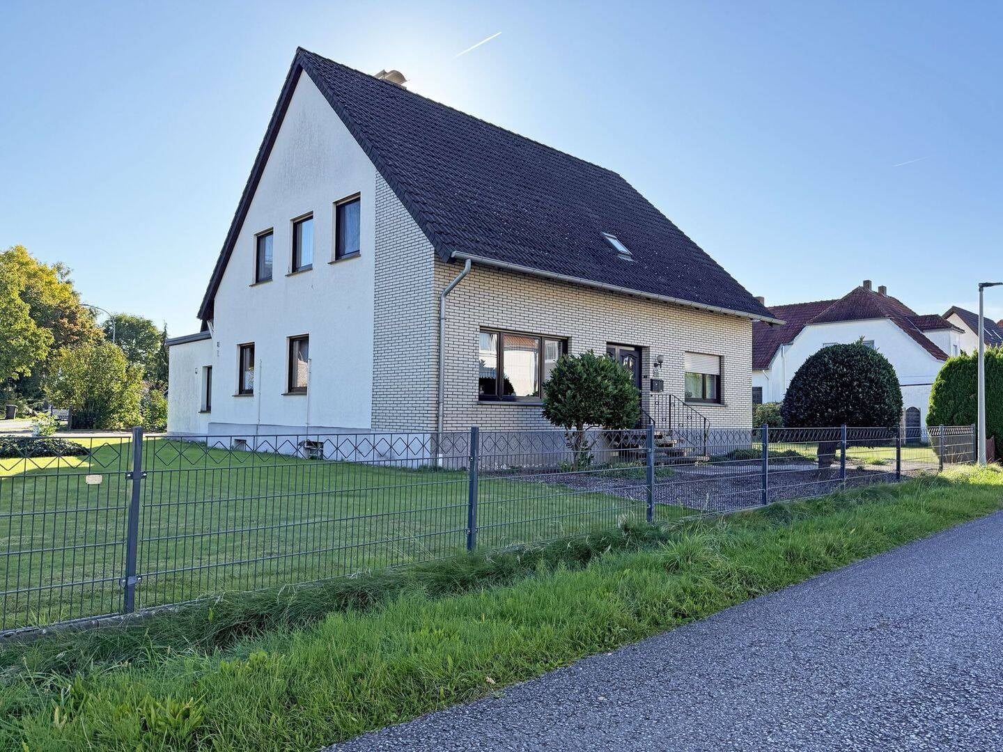 Immobilie in Löhne - Ein- bis Zweifamilienhaus mit Baugrundstück in Löhne Mennighüffen - Bild 0