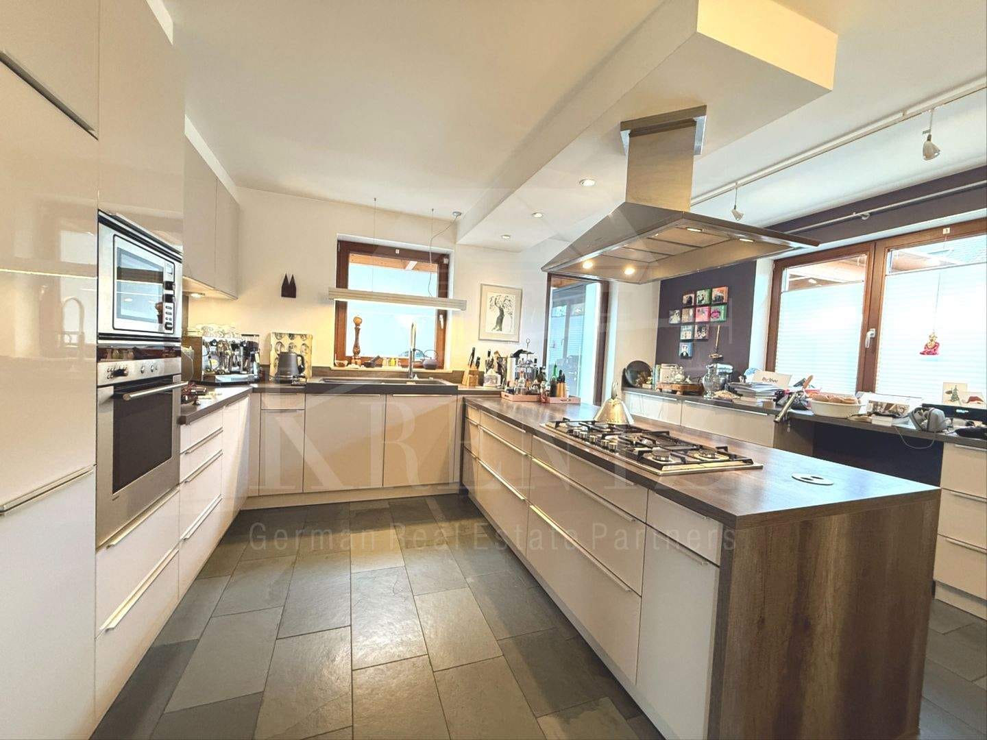 Immobilie in Feucht - Exklusive Villa auf parkähnlichem Grundstück - optional mit zusätzlichem Baugrund - Bild 2