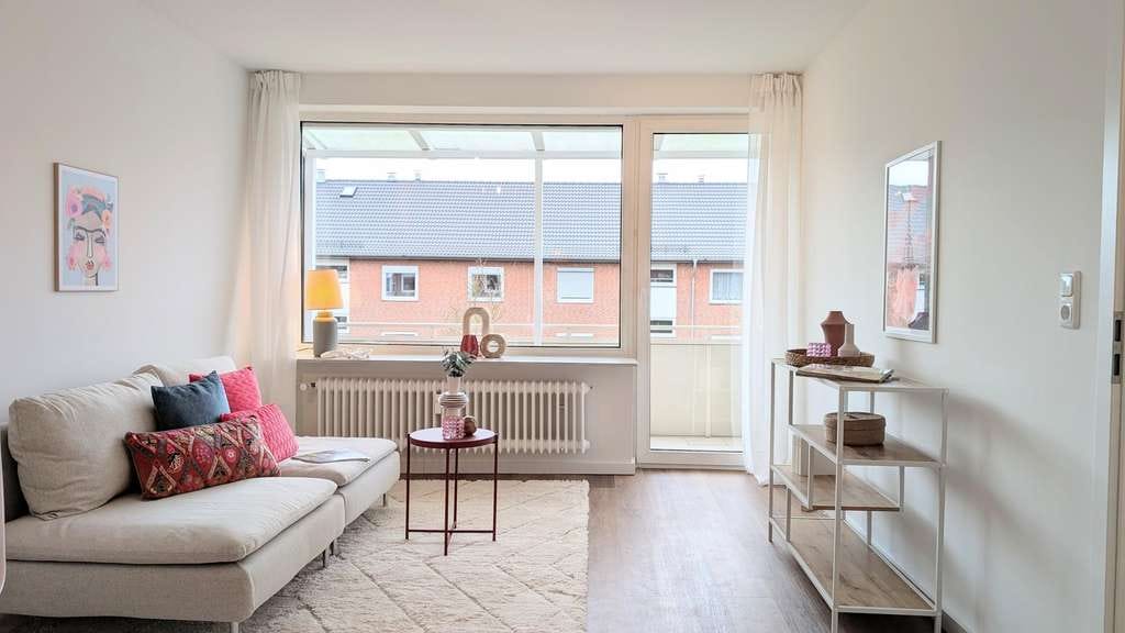 Immobilie in Schwarzenbek - Bezugsfreie 2-Zi.-Wohnung mit Balkon & Garage - ideal für Eigennutzer oder Kapitalanleger - Bild 0