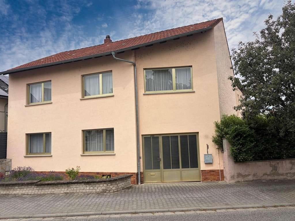 Immobilie in Weiler bei Bingen - Zweifamilienhaus mit vielseitigem Potenzial inklusive Garage - Bild 1