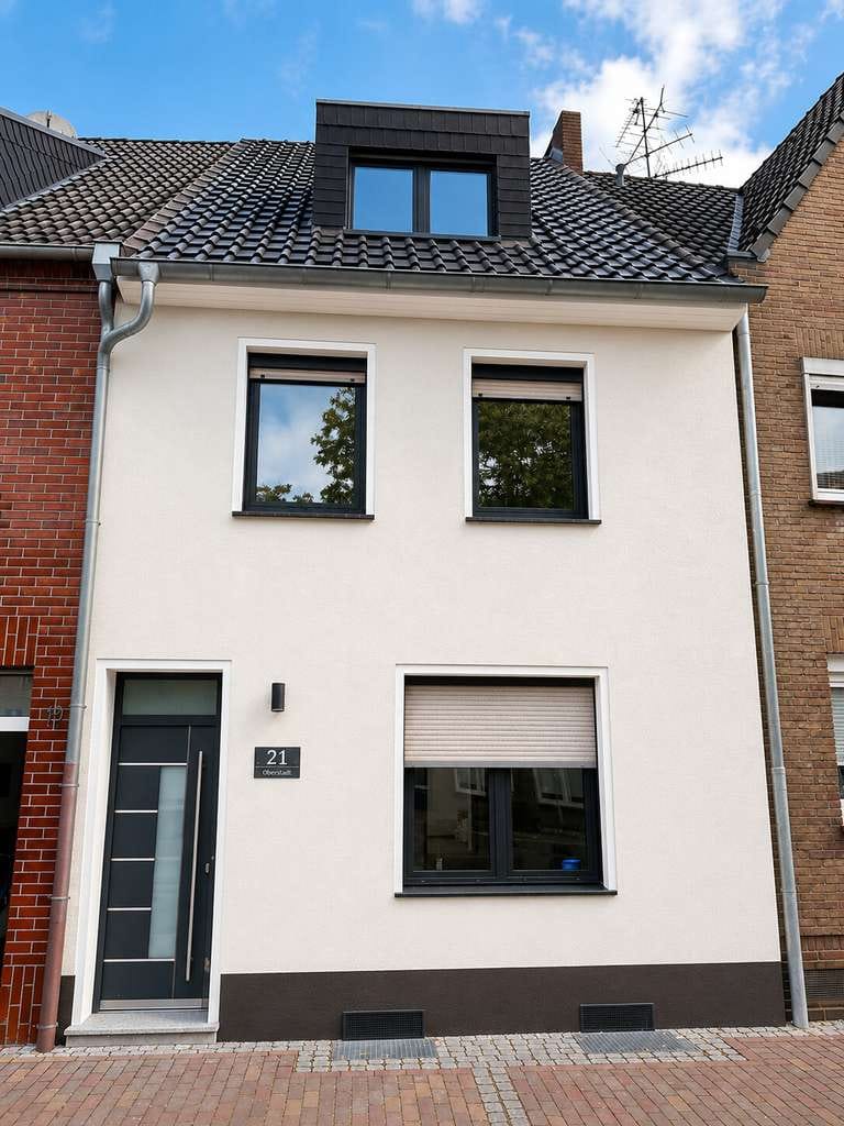 Immobilie in Rees - Modernisiertes Reihenmittelhaus + Dachterrasse u. hochwertiger Ausstattung im historischen Stadtkern - Bild 0