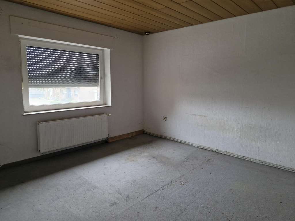 Immobilie in Grefrath - Doppelhaushälfte mit Sanierungspotenzial auf attraktivem Grundstück in Grefrath - Bild 3
