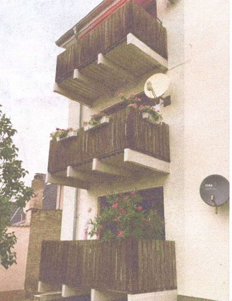 Immobilie in Südliches Anhalt - Voll vermietetes 6-Familienhaus als Anlageobjekt - Bild 2