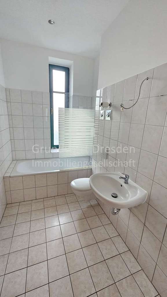 Immobilie in Pirna - Klassischer Jugendstil in ruhiger Parkrandlage von Pirna…zwei vermietete ETW’s mit Balkonen ! - Bild 4