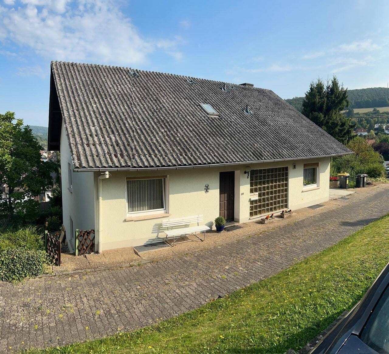 Immobilie in Bad Salzschlirf - Komfortables Wohnen über den Dächern von Bad Salzschlirf - Bild 1
