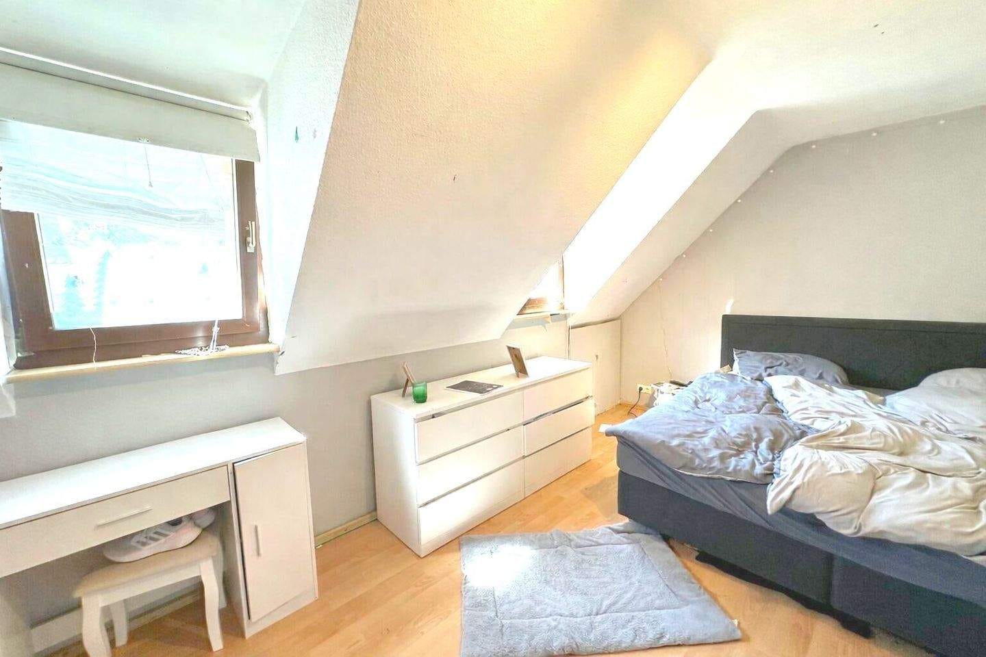 Immobilie in Riveris - Raus aus der Miete, ab ins eigene, renovierte Haus mit Einlieger-Apartment, Garten & Doppelgarage! - Bild 3