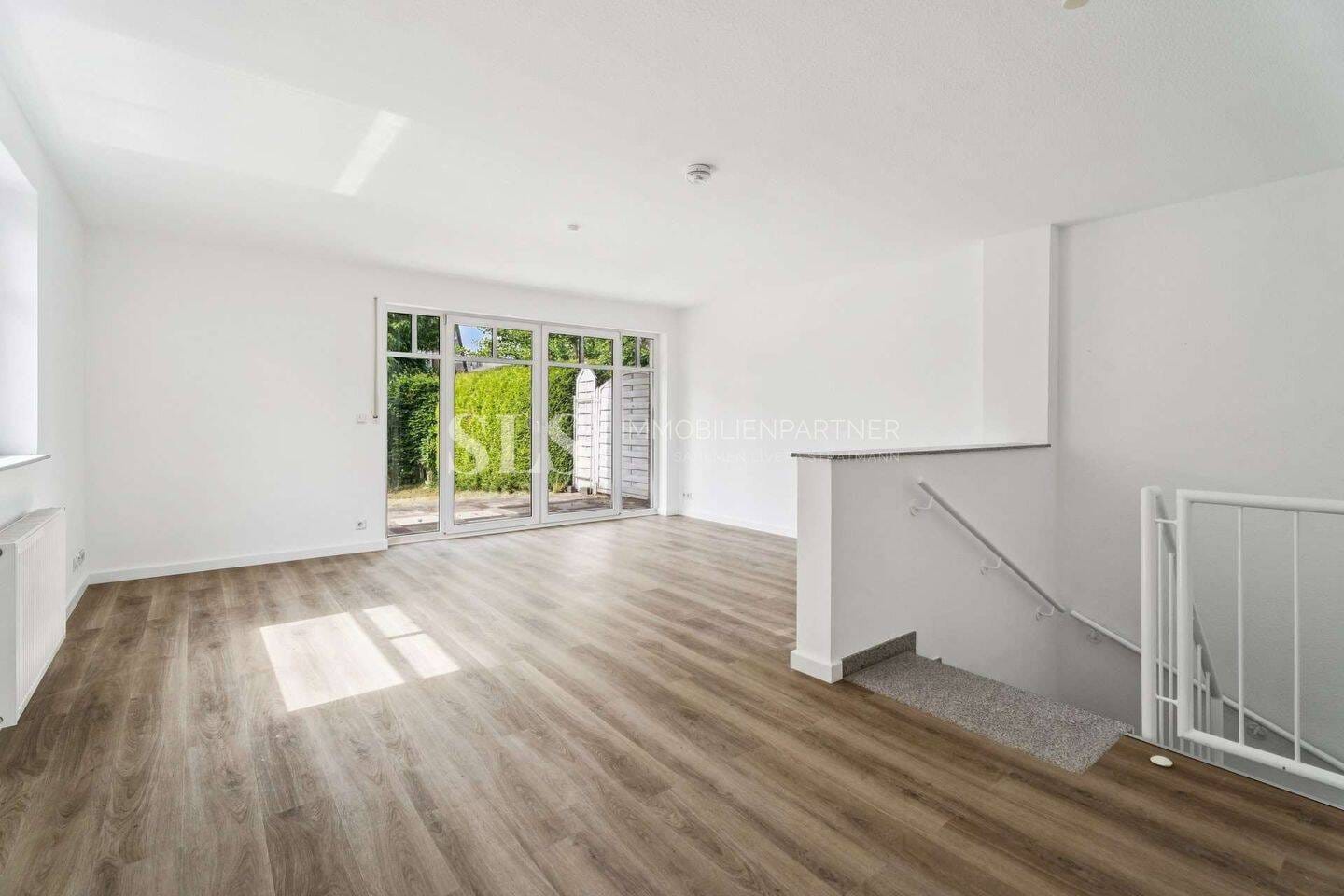 Immobilie in Raesfeld - Wohnen wie im eigenen Haus - bezugsfreie Maisonette mit Garten, Garage und Privatzugang in Raesfeld - Bild 0