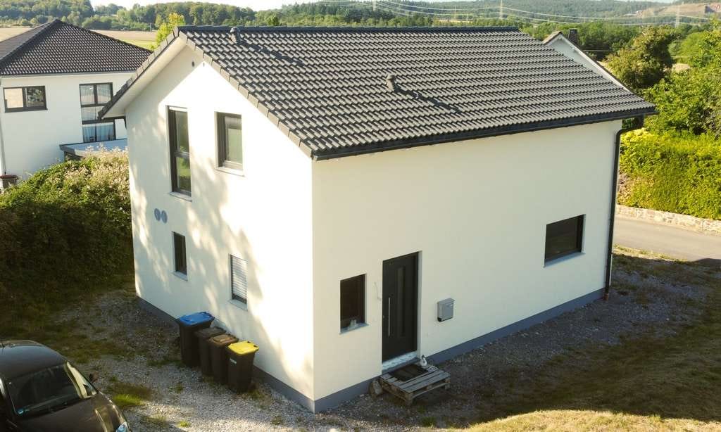 Immobilie in Scheidt - Modernes A+ Haus BJ 2023 auf ca. 698 m² Eigentumsgrundstück - Bild 1
