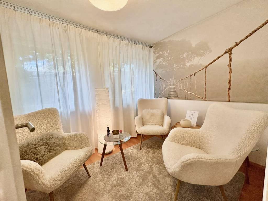 Immobilie in Bad Überkingen - Großzügiges Einfamilienhaus mit liebevoll angelegtem Garten und viel Platz für die Familie!  - Bild 4