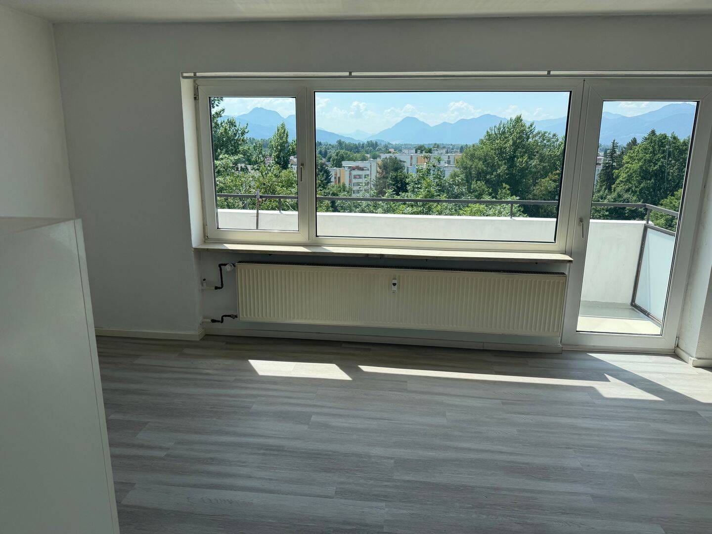 Immobilie in Rosenheim - I. I. TEAM: Helle, freundliche 1-Zimmer-Wohnung, incl. kleiner Küche und Balkon in der Isarstraße! nur an 1 Person  - Bild 2