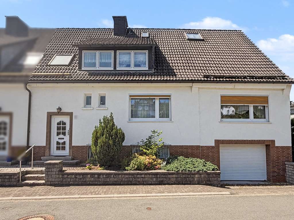 Immobilie in Bad Berleburg - Vielseitige Doppelhaushälfte mit Potenzial für zwei Wohneinheiten in Bad Berleburg - Bild 0