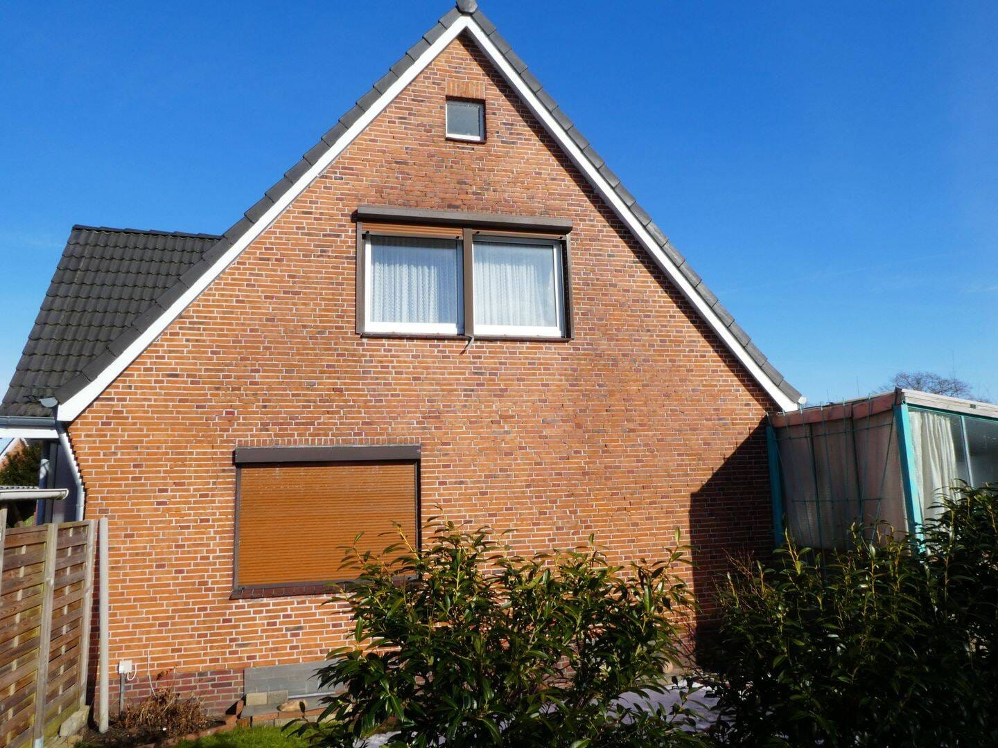 Immobilie in Kiebitzreihe - +++ Geräumiges Siedlungshaus mit großem Garten, Garage und Carport, in ruhiger Lage +++ - Bild 2