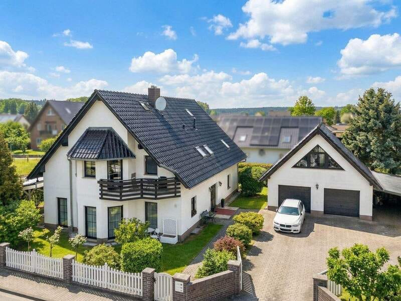 Immobilie in Schwielochsee - Großes, hochwertiges Einfamilienhaus mit Einliegerwohnung, Doppelgarage und Sauna in exklusiver Lage - Bild 0