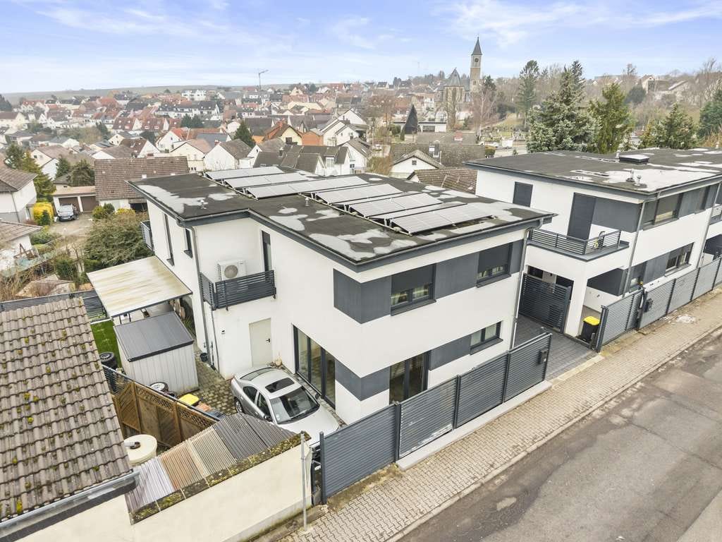 Immobilie in Zornheim - Luxus-Einfamilienhaus bei Mainz: Technik & Design auf höchstem Niveau - Bild 1