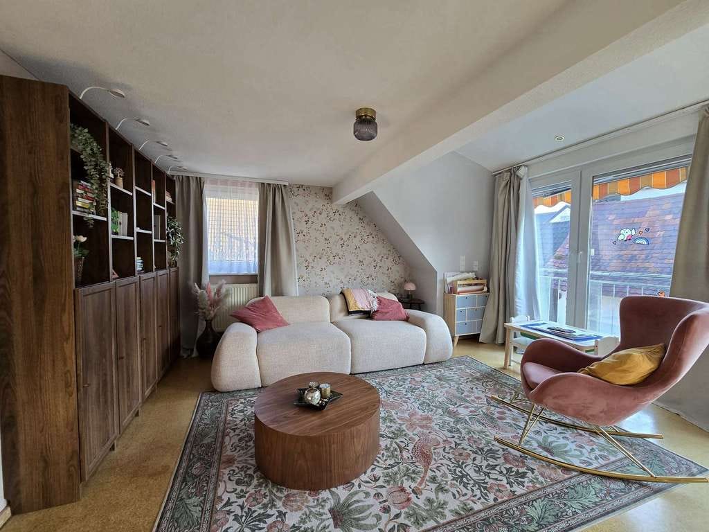 Immobilie in Iffezheim - 3 Zimmer Wohnung mit 59 m² Dachterrasse, Garage und eingenemen Treppenaufgang - Bild 1