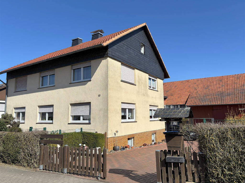 Immobilie in Haina - Einfamilienwohnhaus mit Einliegerwohnung und Nebengebäuden in Haina-Löhlbach - Bild 0
