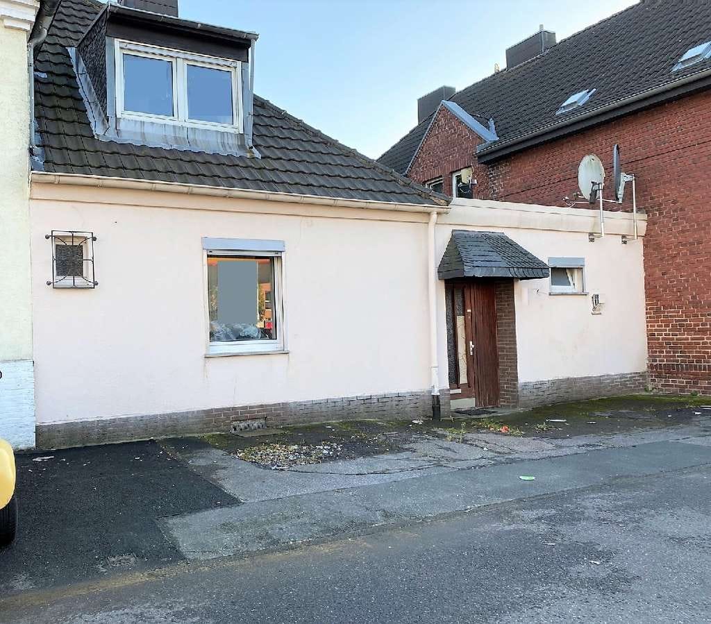 Immobilie in Herzogenrath - **Charmantes Haus wartet auf liebevollen Handwerker**-Schönes Anwesen mit etwas Pflegebedarf- - Bild 0