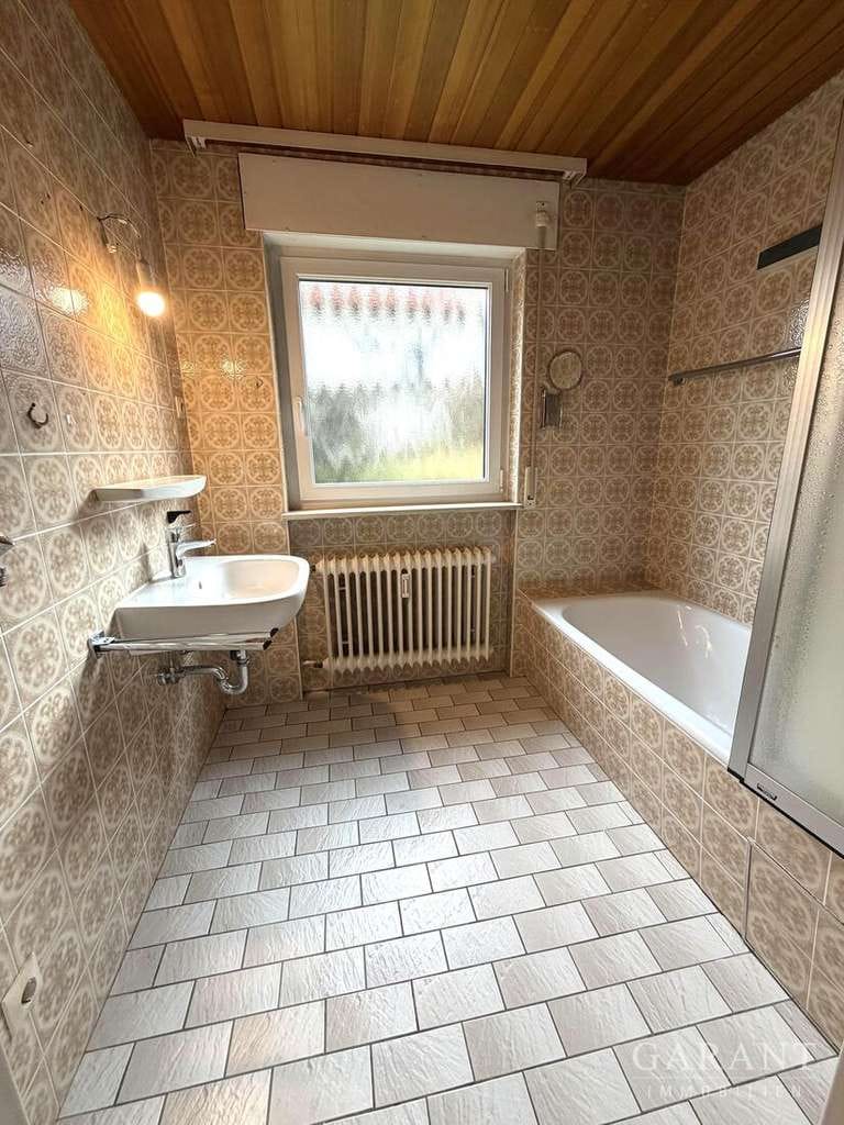 Immobilie in Weinstadt - Attraktive 3 Zimmer-Wohnung mit Balkon, Keller und Pkw-Stellplatz - Nahe Bahnhof Endersbach - Bild 3