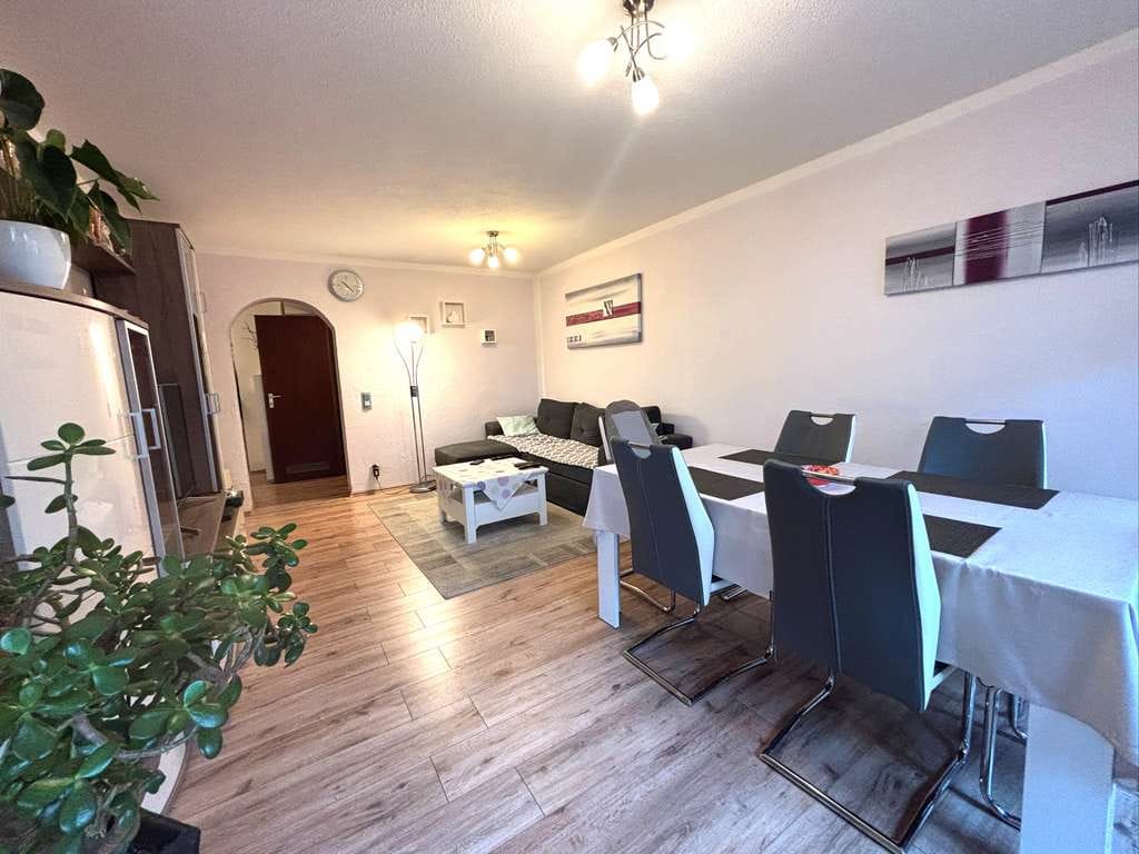 Immobilie in Niefern-Öschelbronn - Gepflegte 3 Zimmer-Wohnung, 2 Balkone, TG-Stellplatz - Bild 0