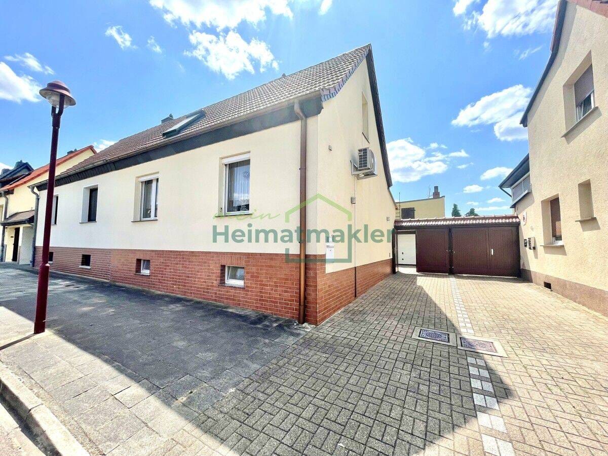 Immobilie in Nienburg (Saale) - Der Garten, von dem Familien träumen - Doppelhaushälfte in Latdorf - Bild 0