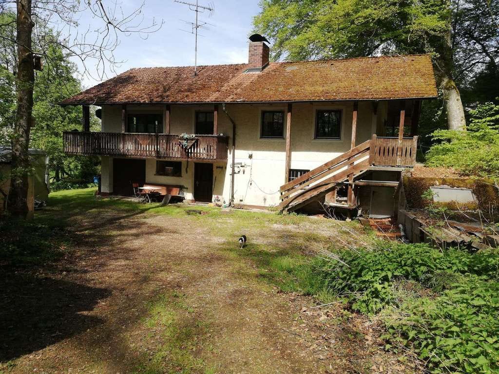 Immobilie in Tacherting - Idyllische Alleinlage im Urthal nähe Schnaitsee - Wohnhaus mit Fischerhütte und Teichen - 22.500qm - Bild 2