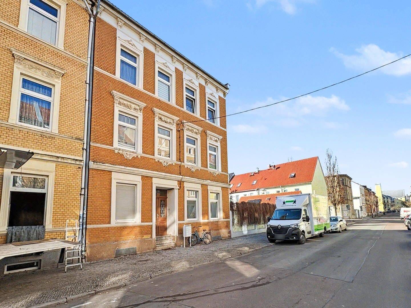Immobilie in Köthen (Anhalt) - Jetzt investieren: Mehrfamilienhaus mit Perspektive in Köthen - Bild 2