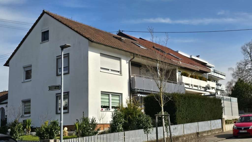 Immobilie in Kirchheim unter Teck - *** Dachgeschosswohnung mit 39 m² in sehr guter Lage – ideal für Singles oder Kapitalanleger *** - Bild 0