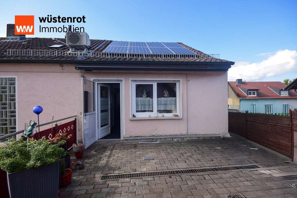Immobilie in Neuhof - Zweifamilienhaus mit vielseitigem Wohnkonzept, Einliegerwohnung & gepflegtem Garten in Neuhof - Bild 3