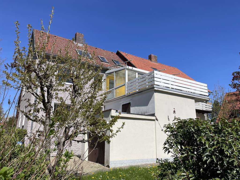 Immobilie in Seesen - 2 Häuser mit gut 300 m² Wfl. + 15 Zi. - Bild 2